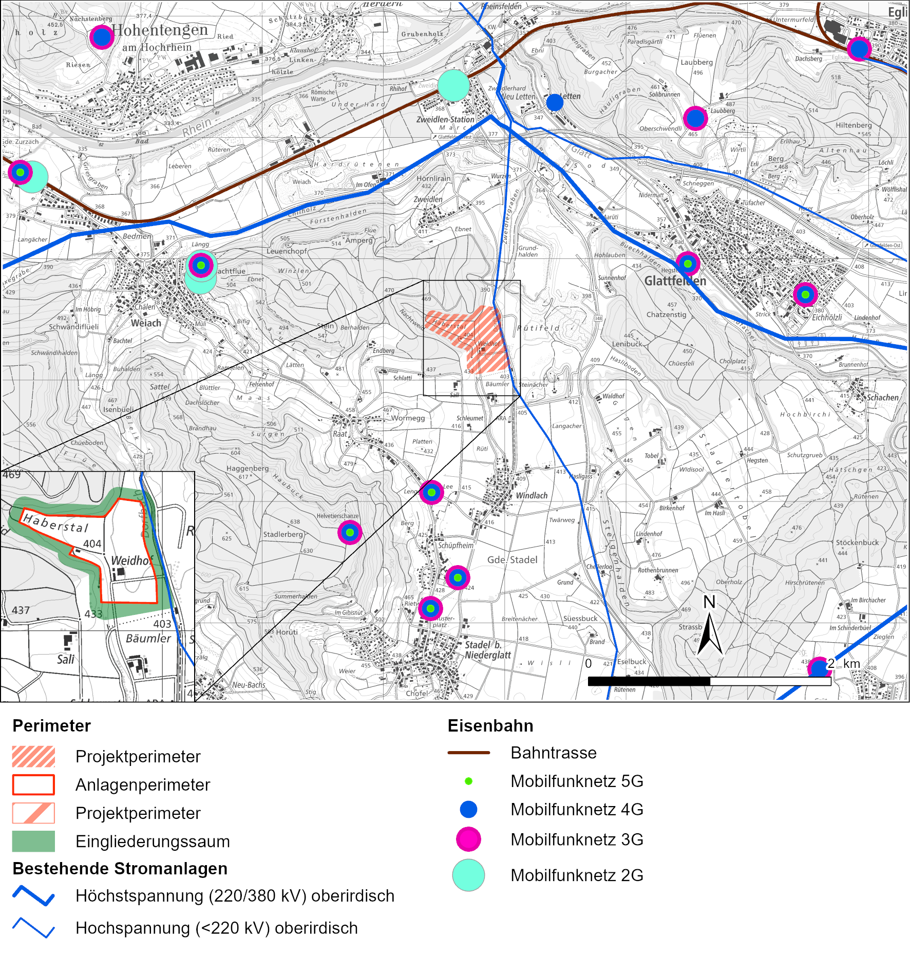  (swisstopo 2024) Antennenstandorte, Bahntrassen und Hochspannungsleitungen im Umkreis des geplanten Projektperimeters 
