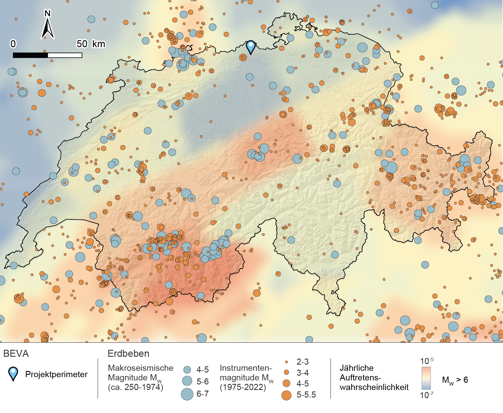 Darstellung des Schweizer Erdbebenkatalogs des SED (Fäh et al. 2011) inkl. einer Aktualisierung bis einschliesslich 30.09.2023 zusammen mit der modellierten Auf¬tretenswahrscheinlichkeit von Erdbeben mit Magnituden MW ≥ 6 in der Schweiz, basierend auf Einschätzungen von vier Expertengruppen im Rahmen des PRP-Projekts (swissnuclear 2013) In Farbe gezeigt ist die jährliche Auftretenswahrscheinlichkeit eines Erdbebens mit MW ≥ 6 in einem Gebiet von 0.05° Länge × 0.05° Breite (entspricht ca. 21 km2) für Herdtiefen < 15 km. Zum Vergleich sind die effektiv erfassten Erdbeben mit M ≥ 2, bzw. historisch dokumentierten Erdbeben mit M ≥ 4 dargestellt.